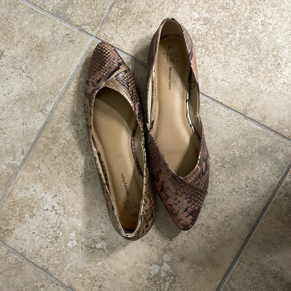 Flat 8.5 Time and True loafers  NWOT